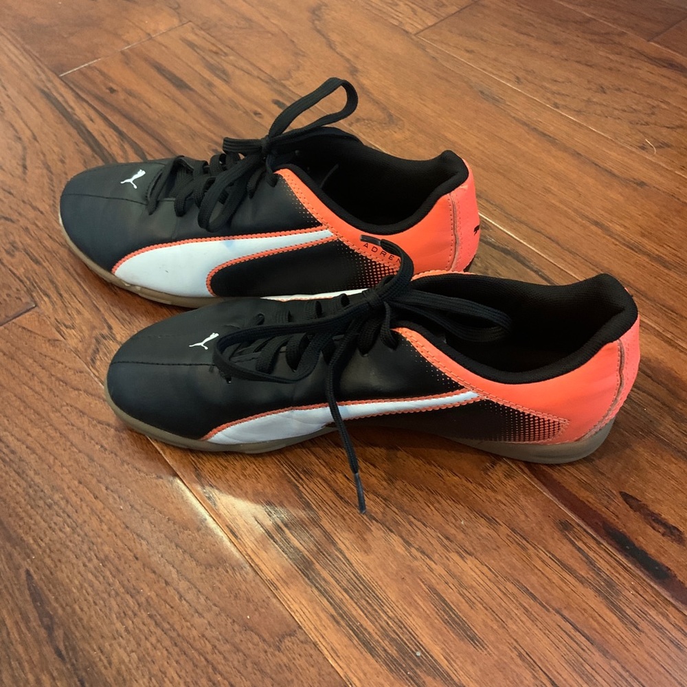 Puma indoor soccer shoes. Barely worn